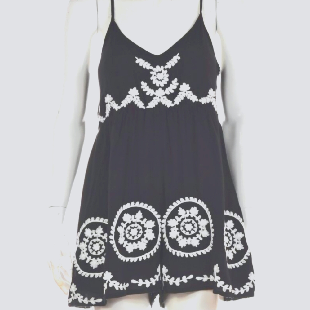Mika and Gala Black Embroidered Boho Romper Size 8 Sleeveless Festival Summer